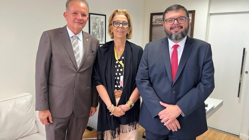 PISO SALARIAL PARA MÉDICOS-VETERINÁRIOS E ZOOTECNISTAS