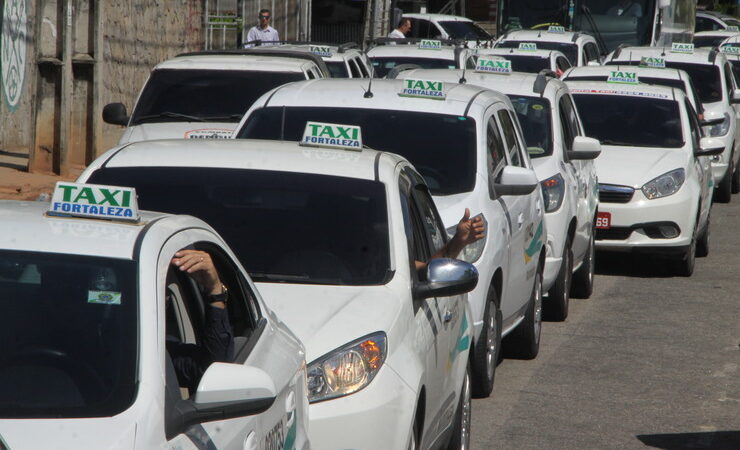 TAXISTAS VALORIZADOS E COM VEÍCULOS NOVOS!